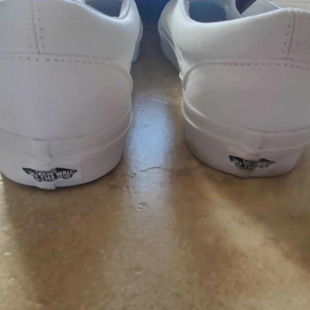 Vans - Picture 4 of 4